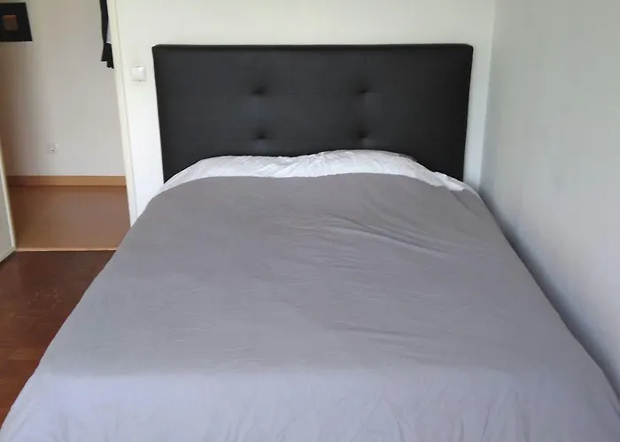 Lisbon South Bay Rooms Almada