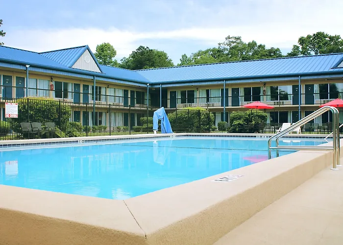 Residence Hub Inn And Suites