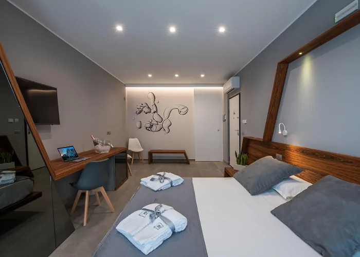 B&B Rakel Home