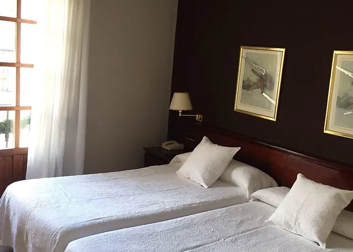 Hostal Santa Maria Cacabelos 