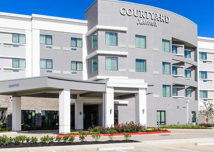 Courtyard By Marriott Lake Jackson