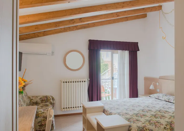 Village Hotel Lucia Tremosine