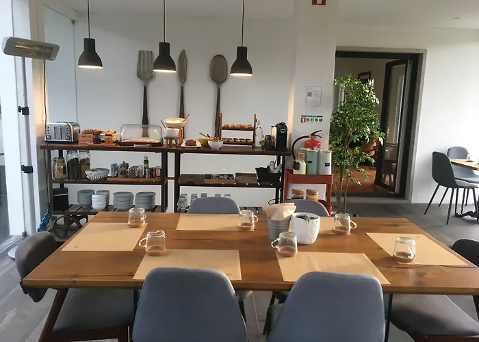 Azen Cool House Acomodação com café da manhã Azenhas do Mar