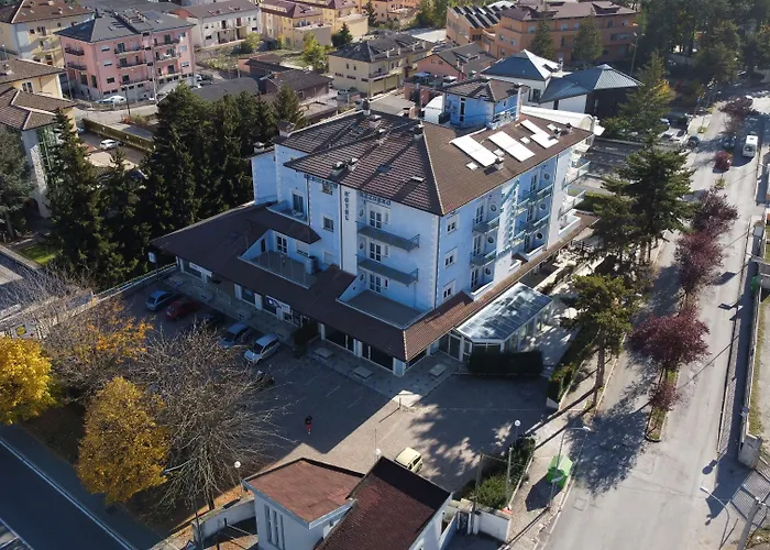Hotel Azzurro LʼAquila