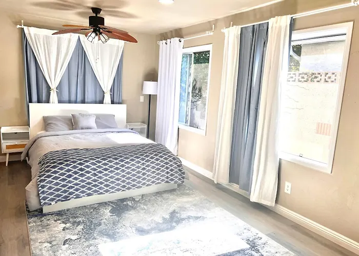 Cozy Room With Private Bathroom & Entrance