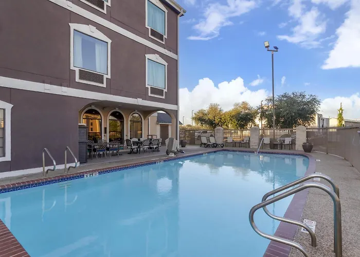 Best Western Plus Heritage Inn Houston