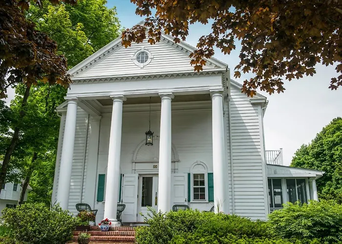 Anne'S White Columns Inn Bar Harbor