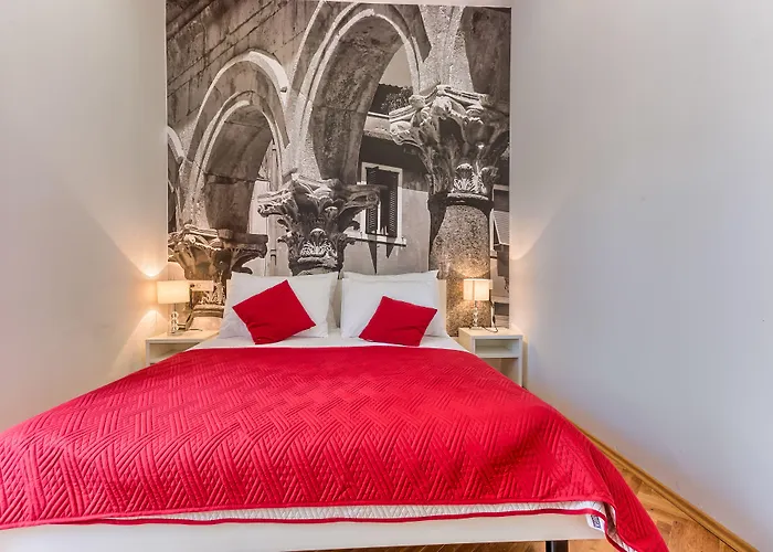 Split Urban Rooms III