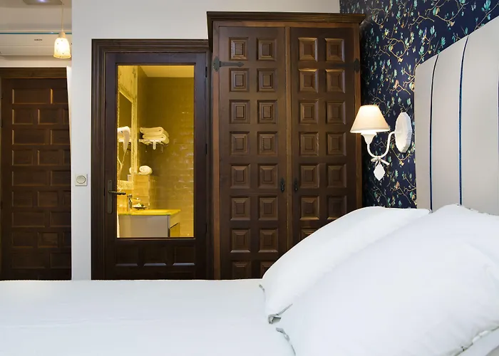 Hotel Hierbaluisa Alarcón