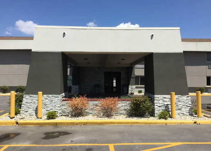 Super 8 By Wyndham South Holland