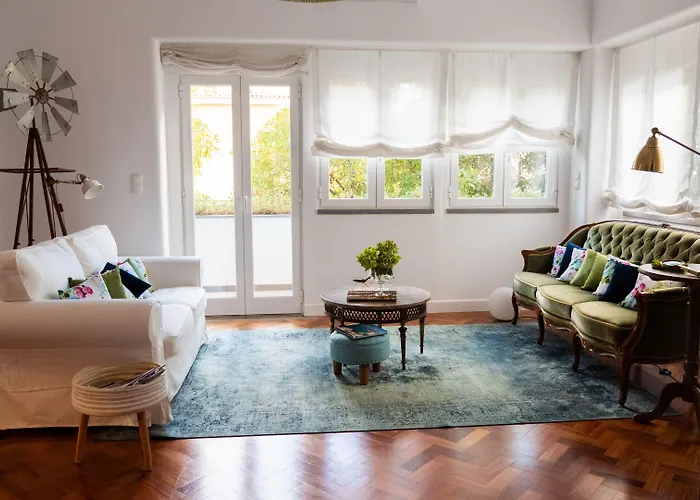 My House At Estoril Guesthouse