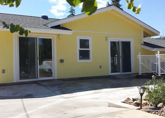 Yosemite Plaisance Bed & Breakfast