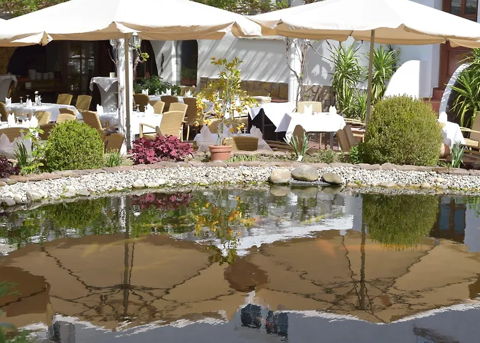 Winzergarten Hotel-Restaurant Grosskarlbach