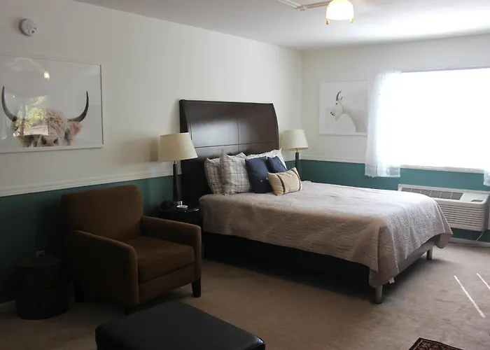 Sweetgrass Inn Bed & Breakfast Rockerville