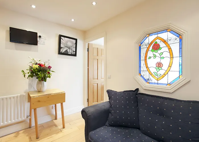 Leeson Apartments
