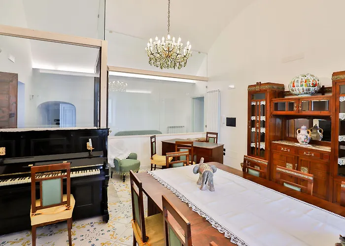 Della Monica Rooms