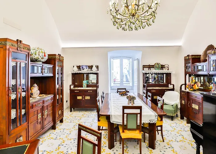 Della Monica Rooms