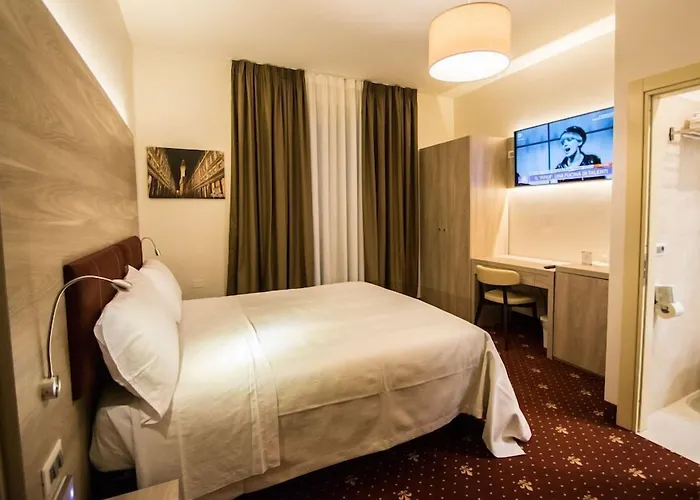 Hotel Perlage Florence -With Private Parking & Fast Wifi