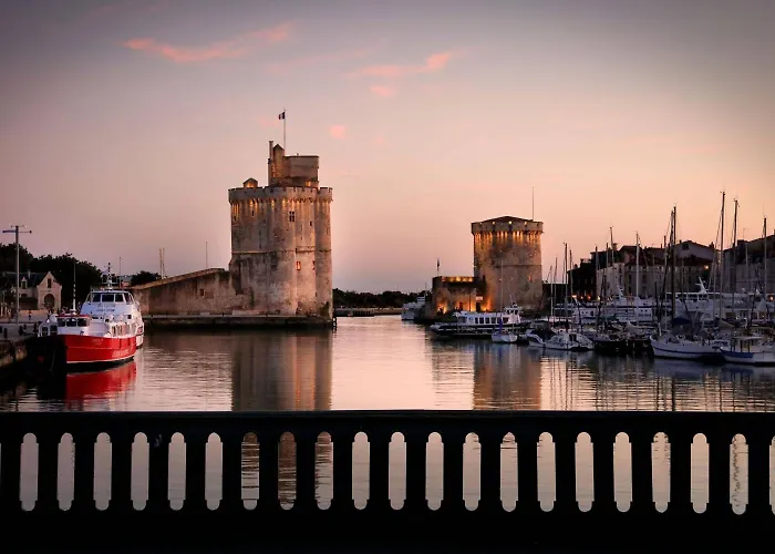 Un Hôtel En Ville La Rochelle 