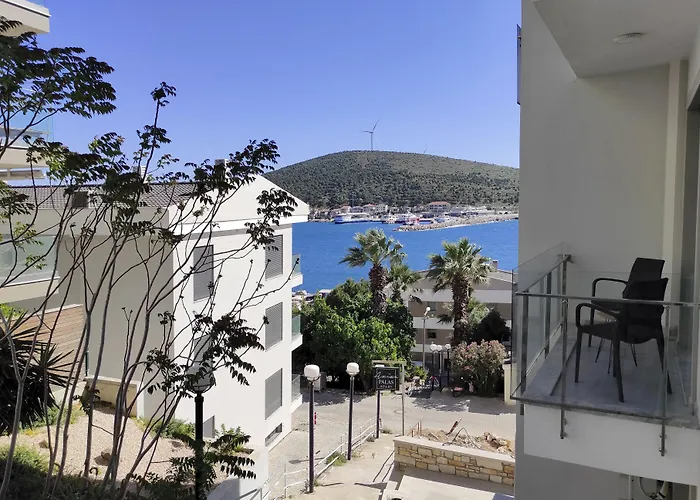 Sahil Otel Çeşme