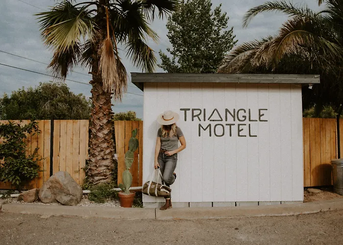 Triangle Motel