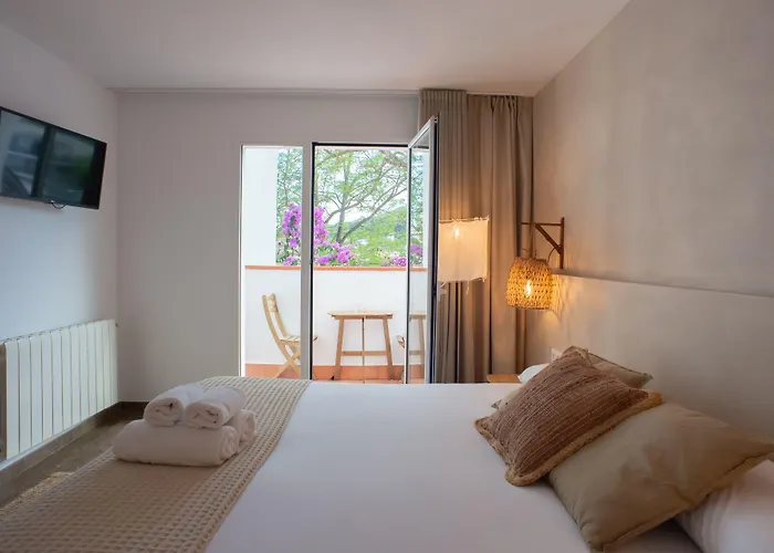 Hotels in Tamariu
