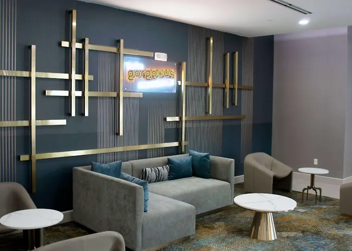 La Quinta Inn & Suites By Wyndham Manchester - Arnold Afb