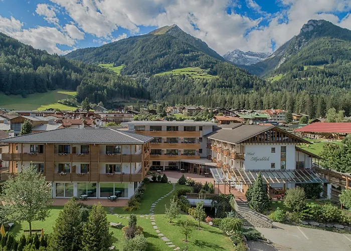 Hotel Alpenblick Luttach