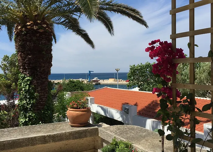 Guesthouse Punta Mira - Beachfront Novalja