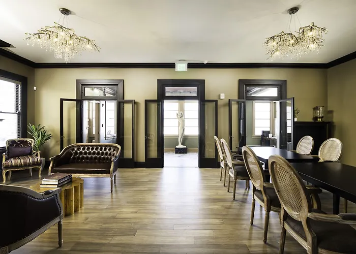 Buffalo Hotels
