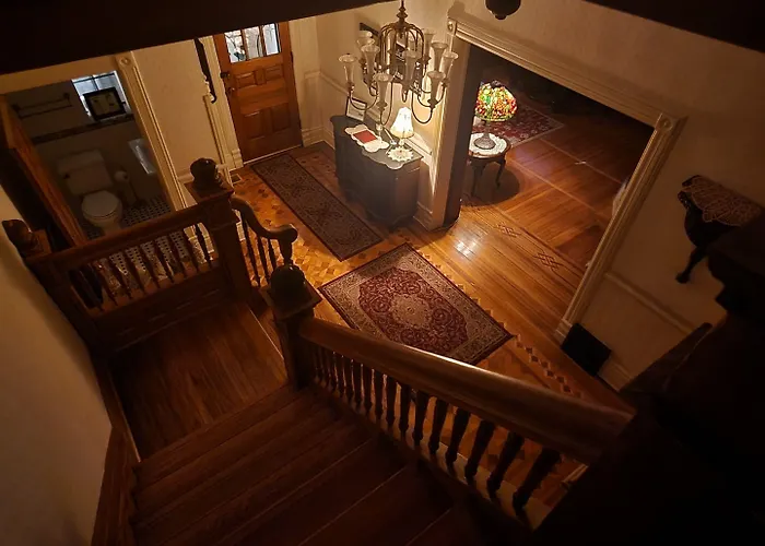 Downen House Bed & Breakfast