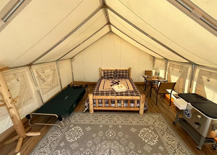 Howling Wolf Resort