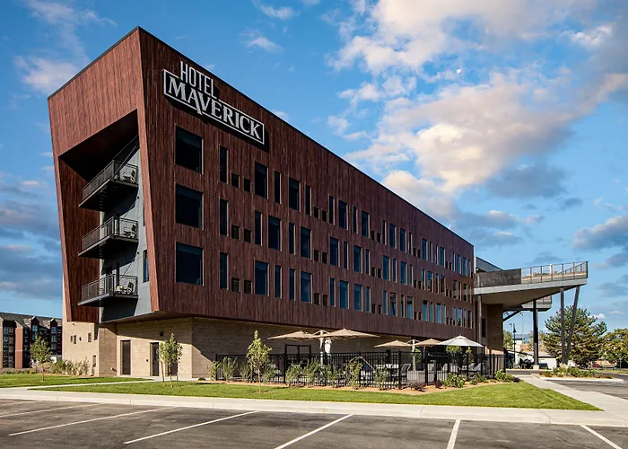 Hotel Maverick