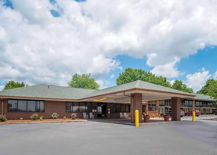 Quality Inn Near Speedway