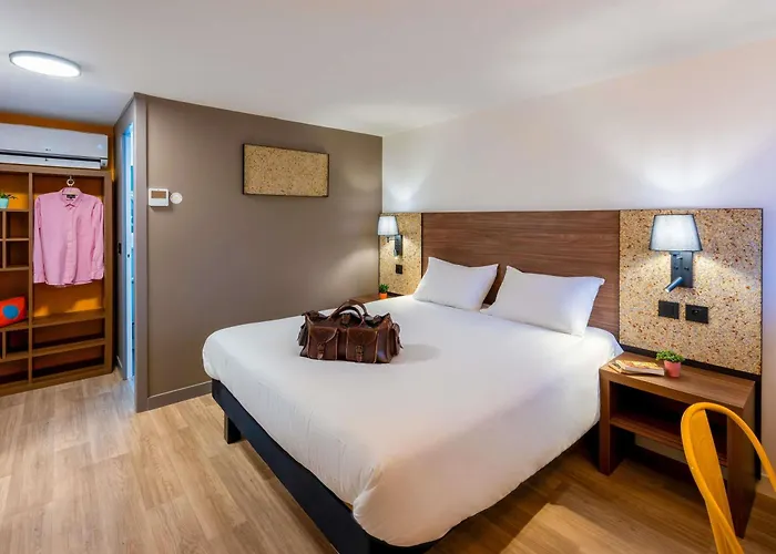 Greet Hotel Châtellerault