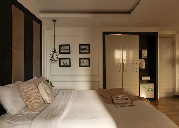 Keypad Hotel - 24 Hang Ga