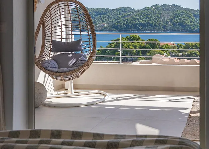 Noemia Skiathos