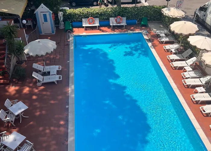Hotel Villa dei Fiori - sul mare con piscina