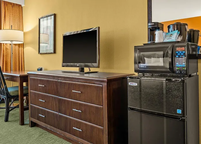 Airport Honolulu Hotel, Trademark Collection By Wyndham
