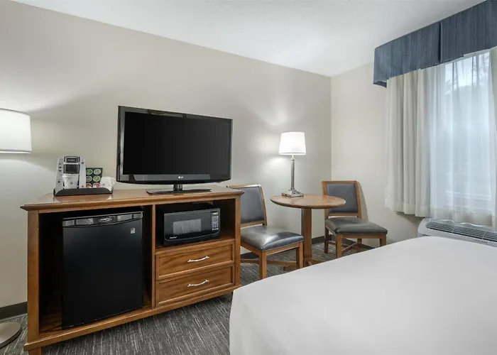 Elizabethtown Hotels