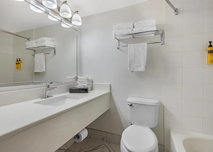 Best Western Plus Suites Downtown Calgary