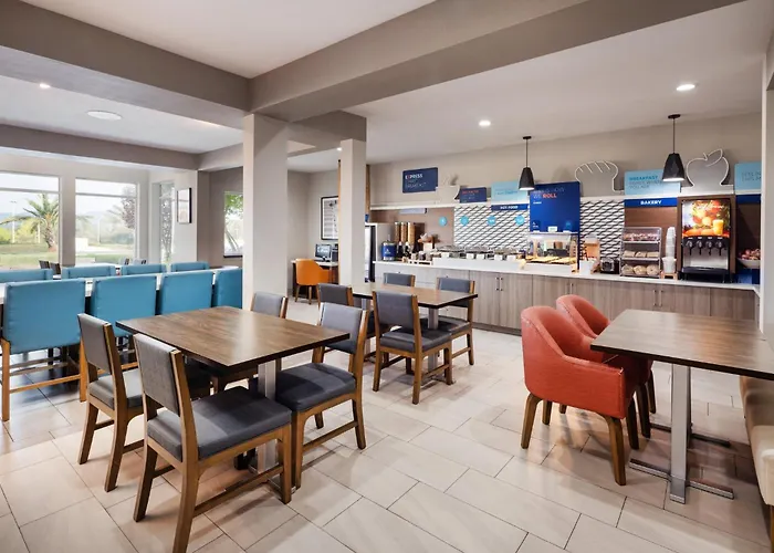 Holiday Inn Express Redding North By Ihg