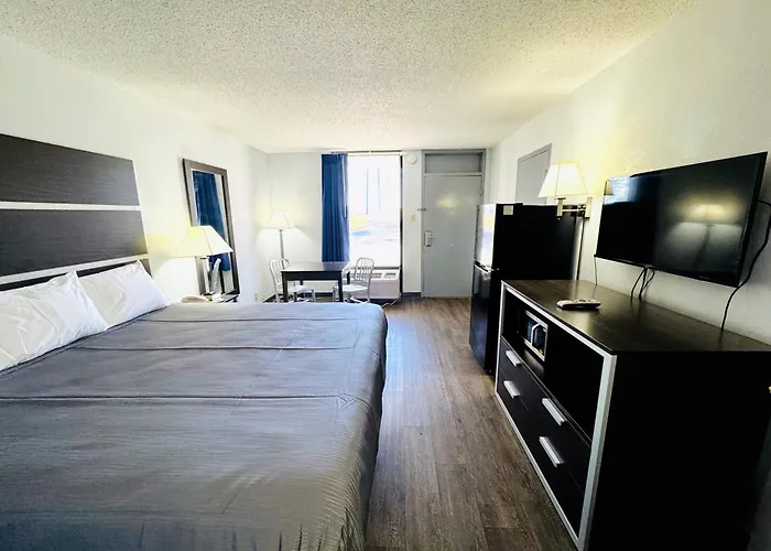 Newnan Nook Hotel