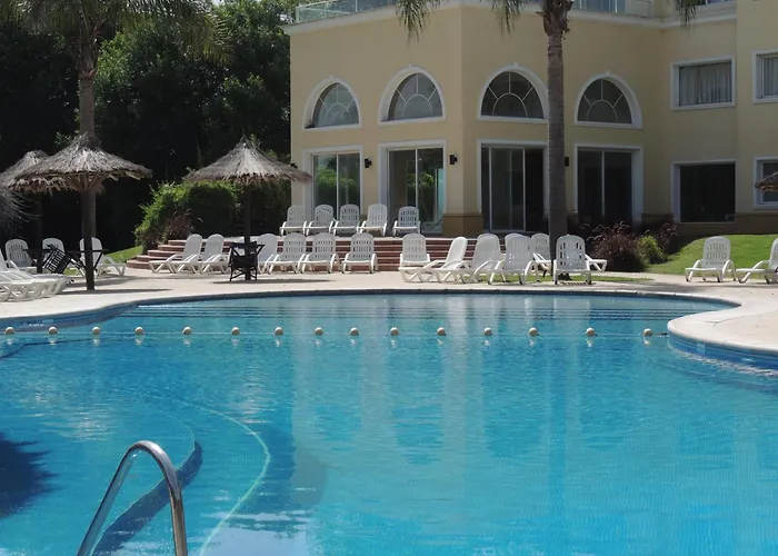 Howard Johnson Pilar Resort Spa & Convention Center