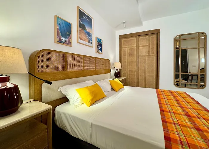 Résidence Le Vallon Guadeloupe Parc Piscine Appartements&Studios&Services hôteliers à la carte