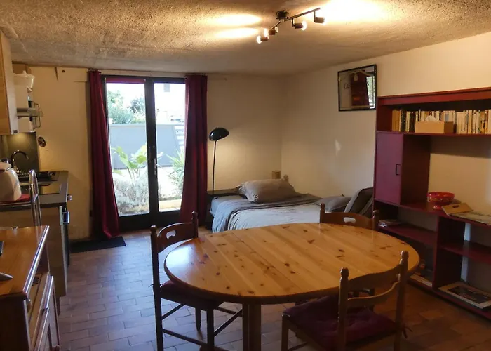 Les Pucines T2 bas de villa