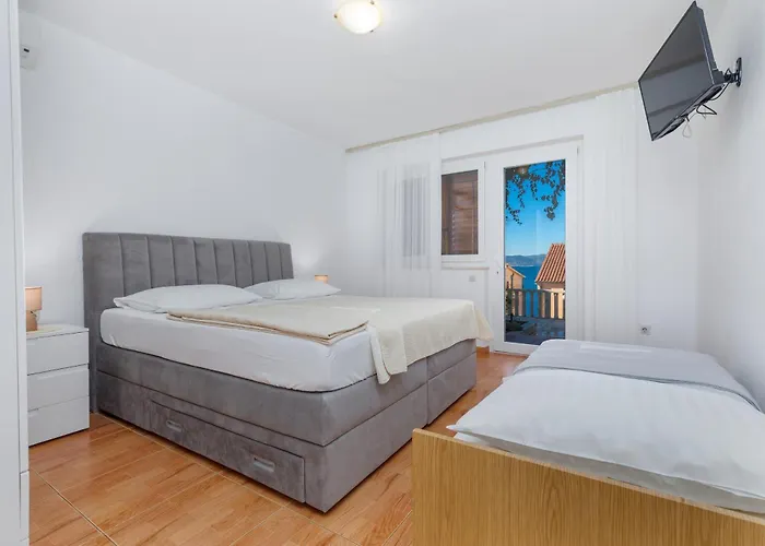 Apartments And Rooms By The Sea Brela - Makarska - 2752