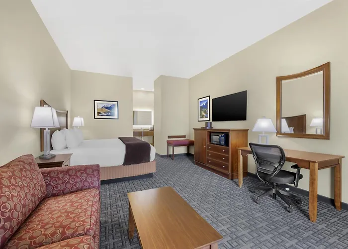 Best Western Plus Swiss Chalet Hotel & Suites