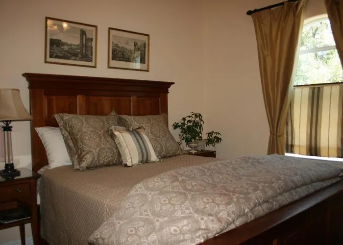 Yosemite Rose Bed And Breakfast