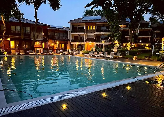 Birds And Bees Resort